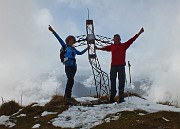 55 Alla croce di vetta del Sasna (2228 m)